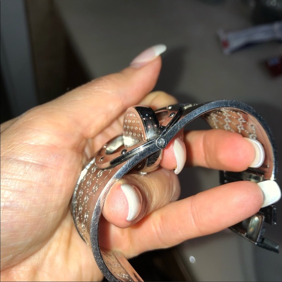 AUTHENTIC GUCCI WATCH